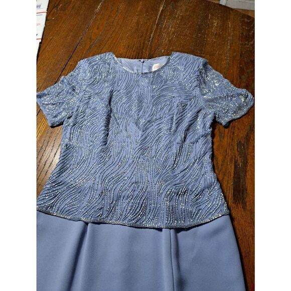 10 Montage Collection Mon Cheri Beaded Embellished Short Sleeve Formal Dress - Picture 2 of 11